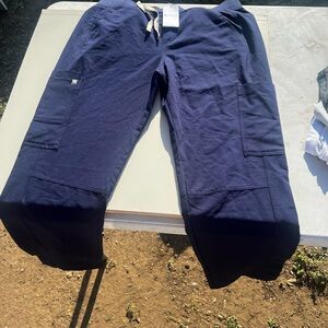 Figs men’s scrubs new size large set